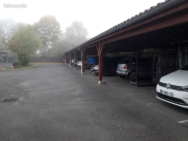 Place de parking courverte