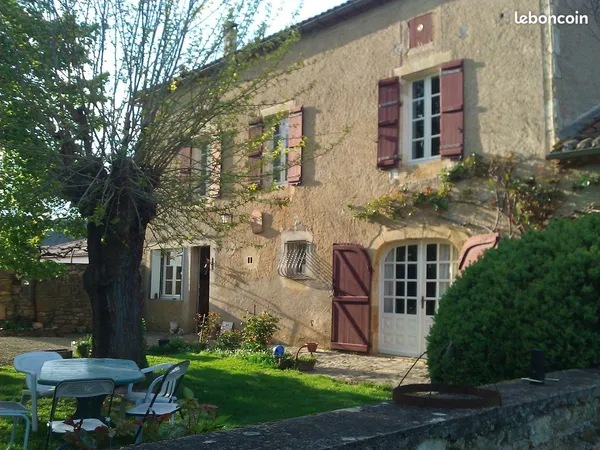 Maison en pierre, grange, four à pains, porcheries...