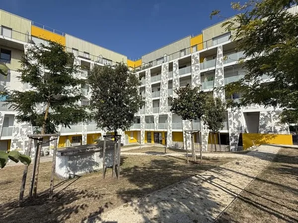 Royan appartement T2 + terrasse au prix de + parking au prix