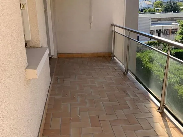 À LOUER - T2 MEUBLÉ de 46 m² avec terrasse, parking et cave