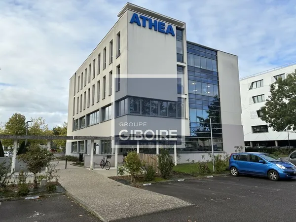 Local professionnel 150 m²