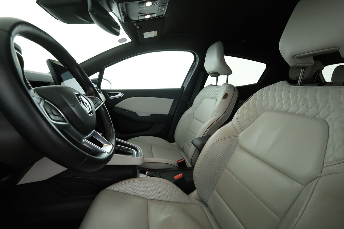 Renault Clio 1.6 E-Tech Initiale Paris — photo 9
