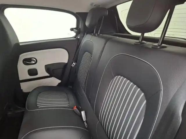 Renault Twingo iii e-tech — photo 22