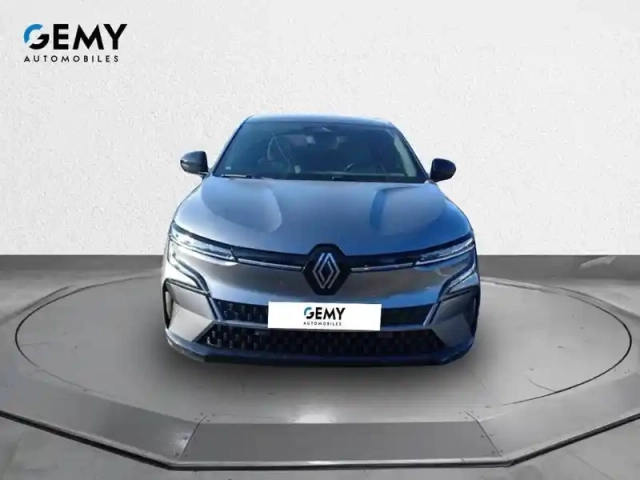 Renault Megane e-tech ev60 220 ch optimum charge — photo 2