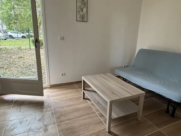 Studio meublé avec jardin privatif et parking