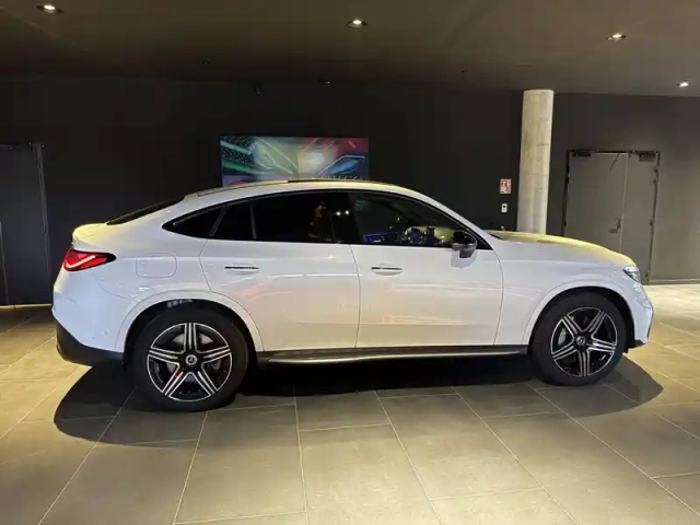 Mercedes Glc coupe 300 e hybrid eq 4matic — photo 19