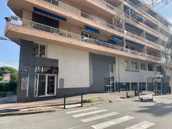 Local commercial 1080 m²
