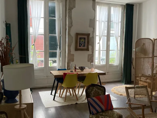 Loue magnifique appartement Bayonne plein centre - meublé avec goût et tout équipé