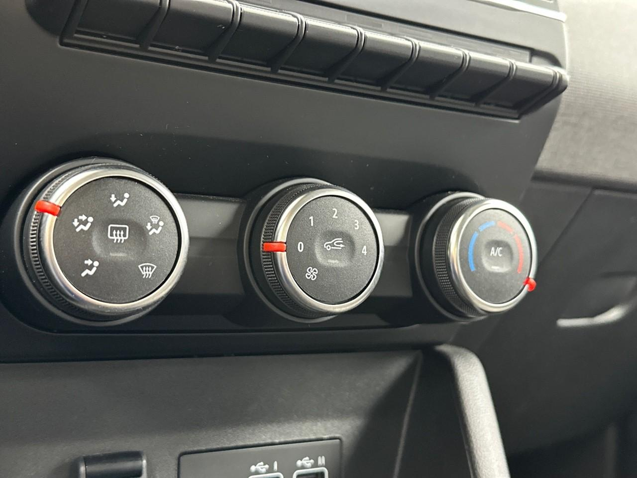 Renault Clio blue dci 100 ch gsr2 evolution — photo 26