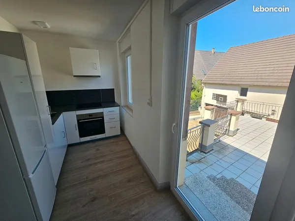 T3 Meublé de 60 m² entièrement rénové avec grande terrasse