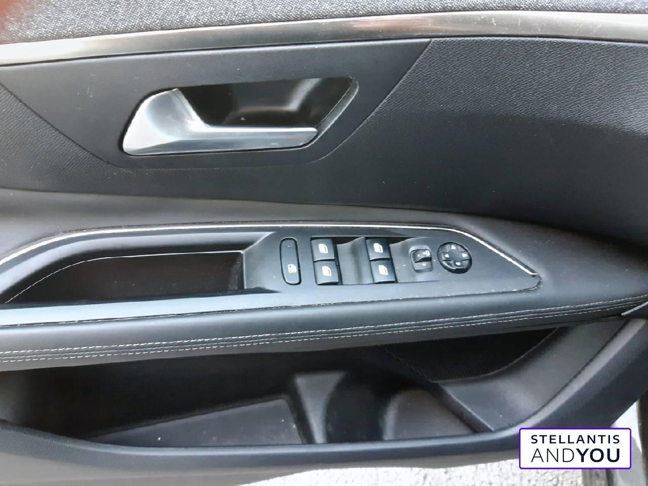 Peugeot 3008 1.2 puretech 130ch s&s eat6 allure — photo 13