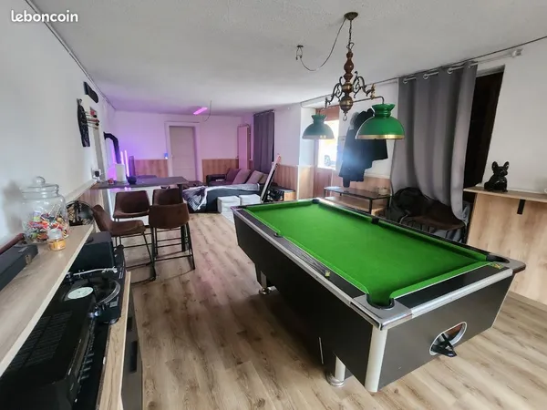​Chambre meublée dans grande maison de 150m² à Arbusigny (500 ou 550 TCC - Proche Suisse)