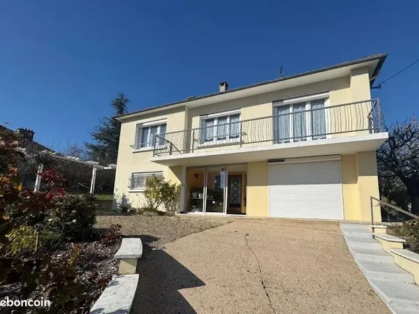 Pavillon familial - 104 m2 - 3 ch - 2 SDB - Clim - Parfait état - particulier