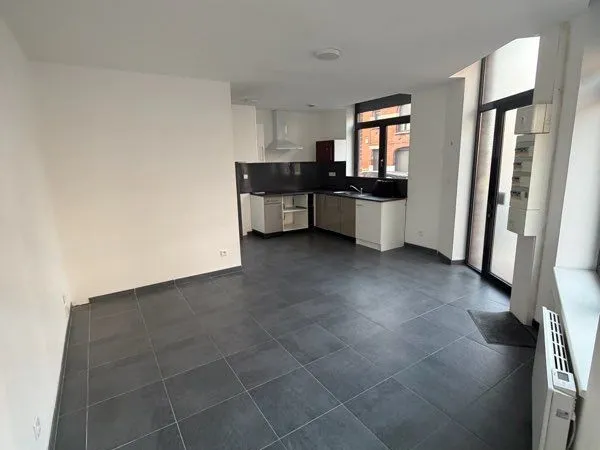 À LOUER - Appartement T2 de 45 m² - Entièrement rénové - Rez-de-chaussée