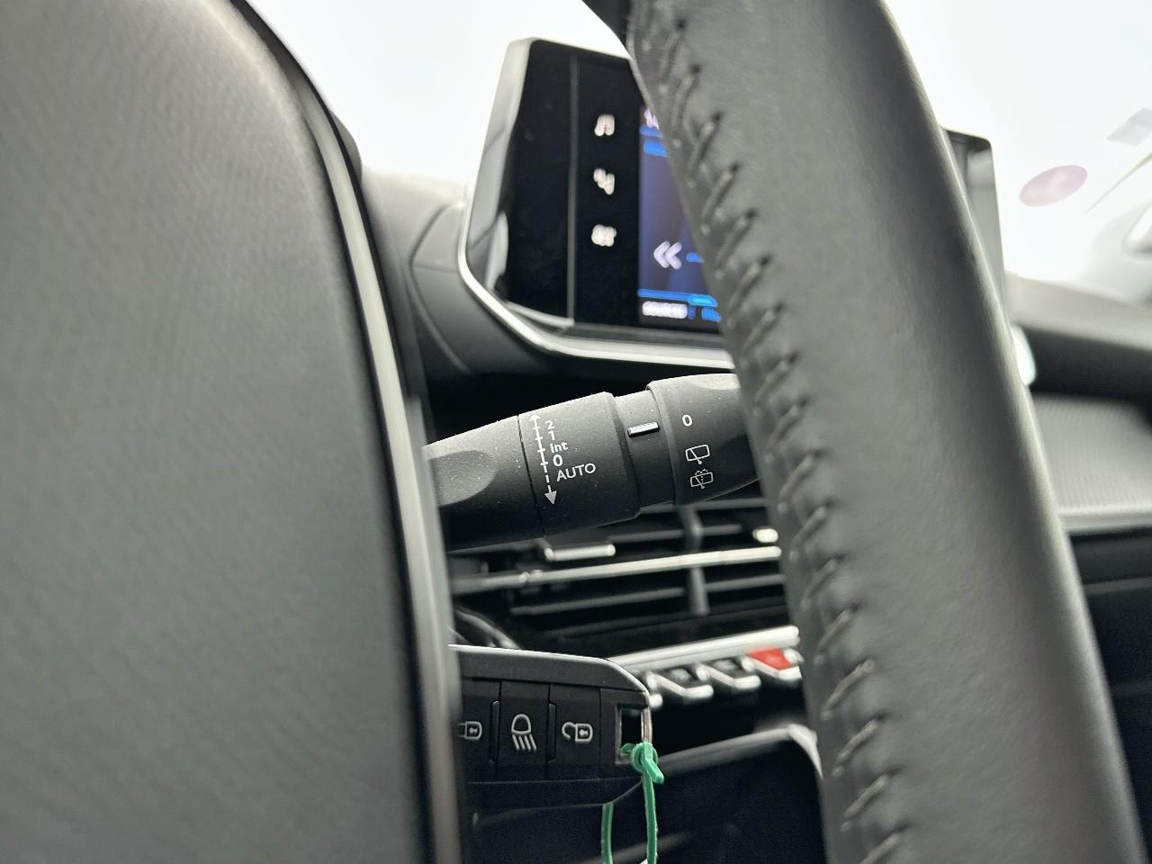 Peugeot 2008 puretech 100 s&s bvm6 style — photo 20