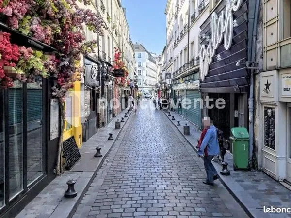 Local commercial 327 m²