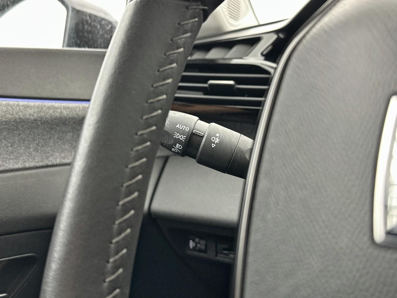 Peugeot 308 sw puretech 130ch s&s eat8 allure — photo 19