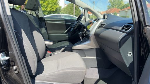 Toyota Verso 2.2 D-4D 150 A 5pl - Skyview – 2014 – 113971 km – Diesel – Boîte Automatique — photo 22