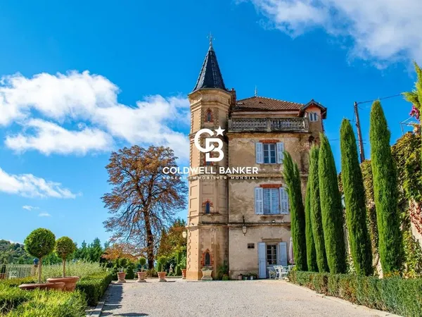 Château 20 pièces 904 m²