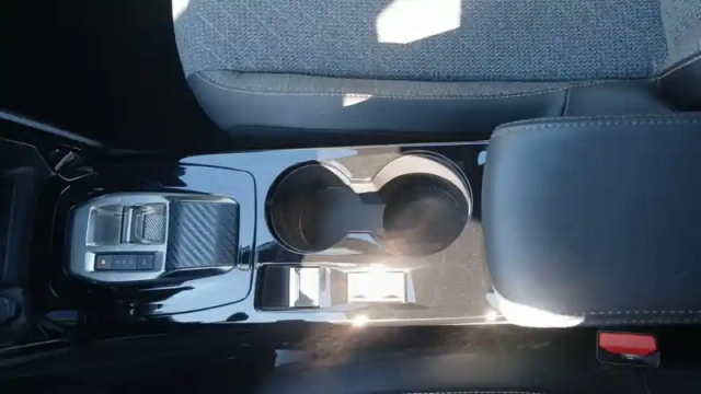 Peugeot 2008 puretech 130 s&amp;s eat8 — photo 64