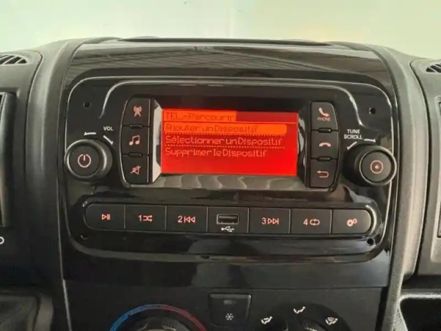Peugeot Boxer fg l2h2 3.5 140 clim bluetooth radar interieur bois — photo 6