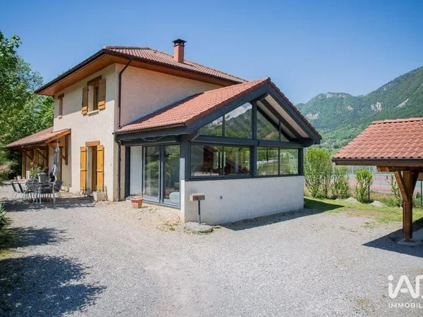 Maison 6 pièces 178 m²