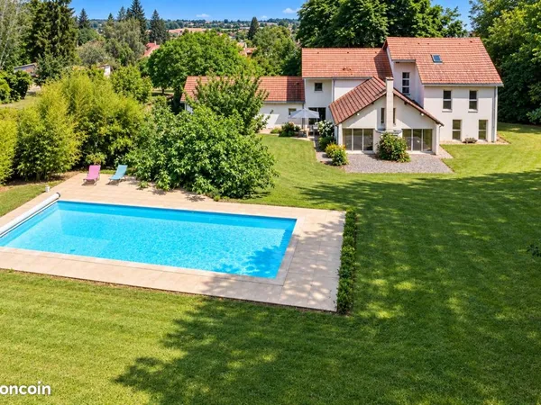 Maison 13 pièces 360 m²