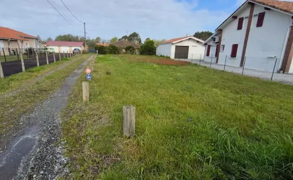 Terrain 621 m²