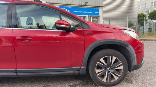Peugeot 2008 1.2 PureTech 110 - Allure – 2018 – 106566 km – Essence – Boîte Manuelle — photo 6