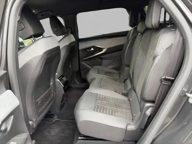 Peugeot 5008 hybrid 136 e-dcs6 — photo 32