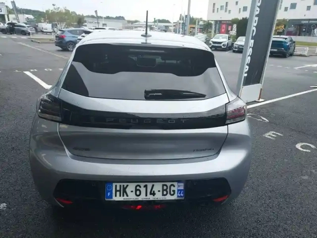 Peugeot 208 hybrid 110 ch e-dcs6 — photo 17