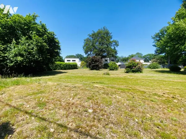 Terrain 880 m²