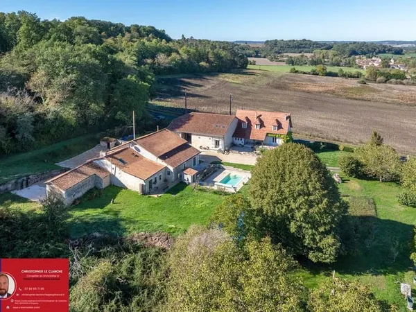 Propriété d'exception, 433 m², deux maisons, sans voisins et