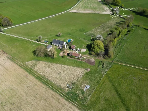 Propriété de Charme avec Potentiel Gîte - 4,1 hectares -