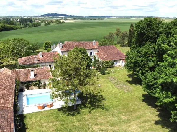 Manoir en pierre avec 7 chambres, gîte indépendant, piscine ch