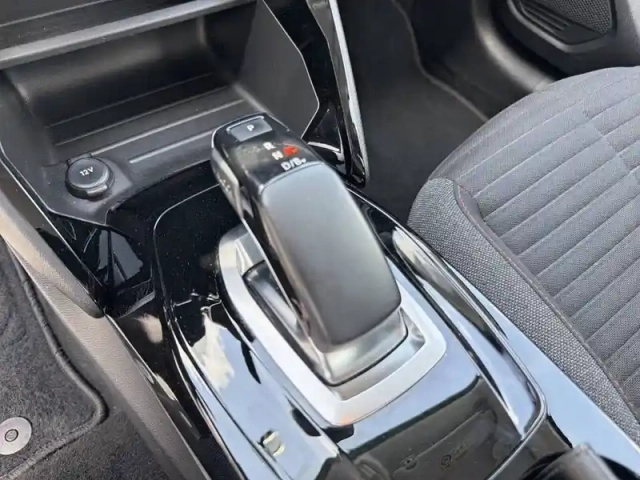 Peugeot 208 electrique 50 kwh 136 — photo 14