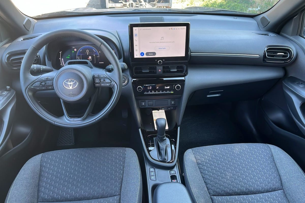 Toyota YARIS CROSS — photo 13