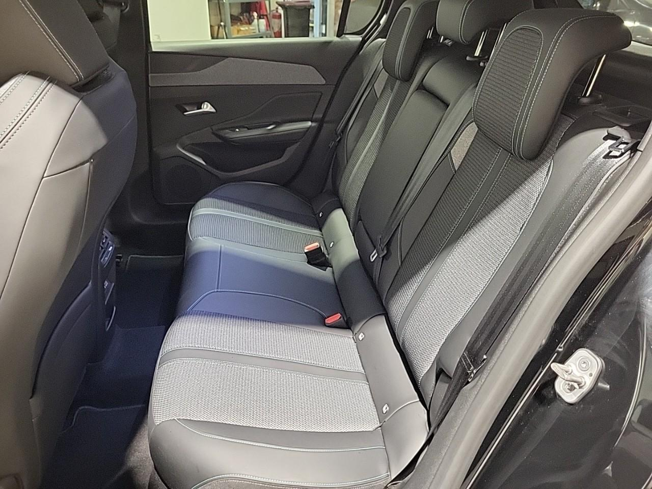 Peugeot 308 phev 180 e-eat8 allure pack — photo 13