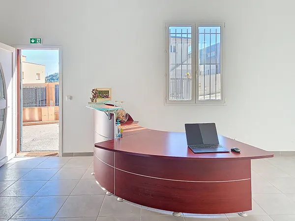 Local professionnel 160 m2 BUREAUX