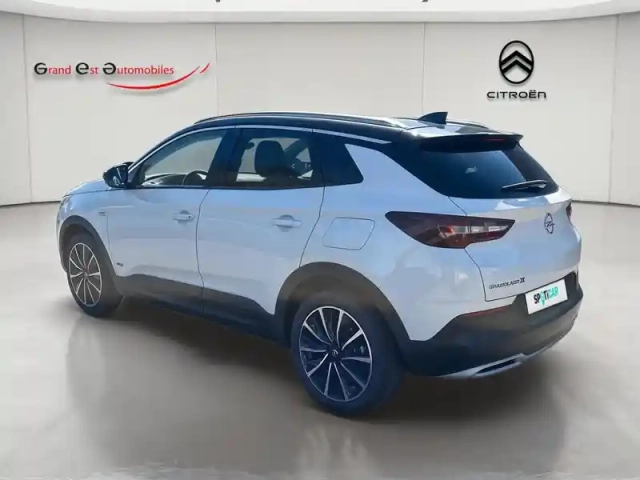 Opel Grandland X hybrid 225ch elite 10cv — photo 18
