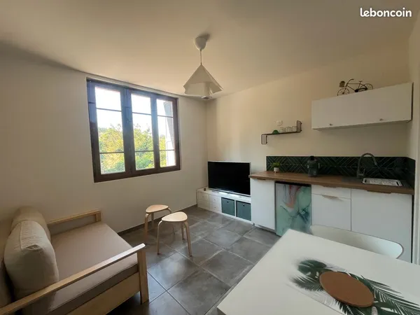 T2 meublé 22 m2 - 370 Charges comprises