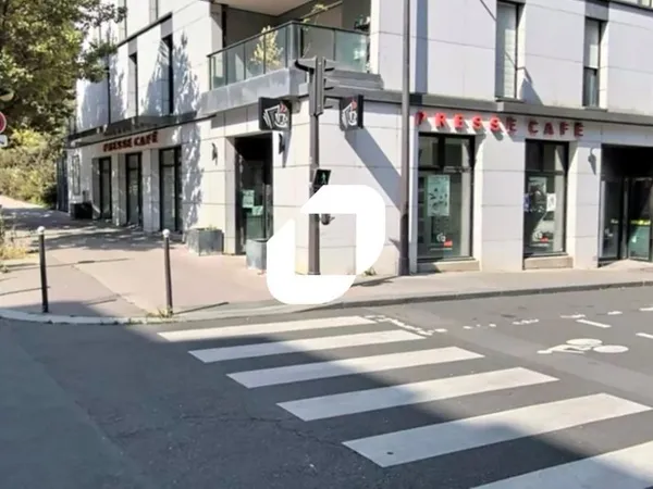 Local commercial 236 m²