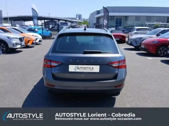 Skoda Superb combi 1.4 tsi phev 218ch business dsg6 — photo 5