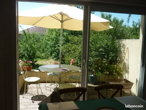 Maison avec garage et terrain clos