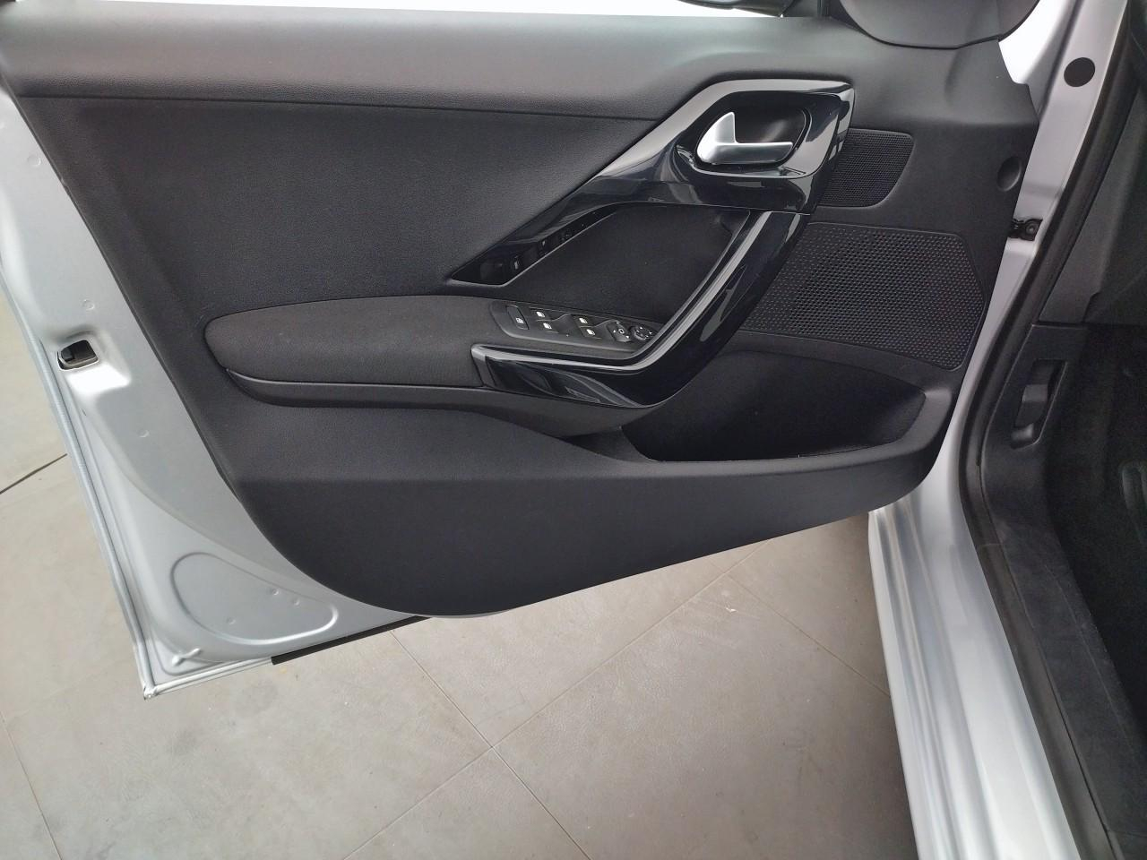 Peugeot 208 puretech 82ch s&s bvm5 tech edition — photo 23