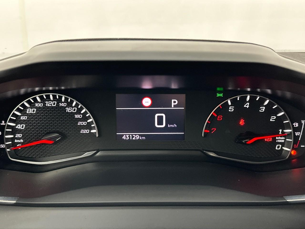Peugeot 2008 puretech 130 s&s eat8 allure — photo 21