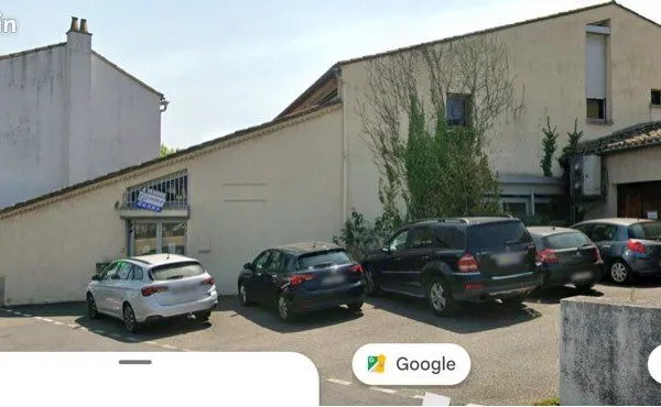 Local 440 m2 entrée de Cahors