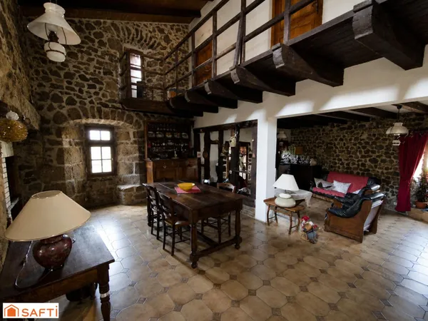 Maison de hameau 143m2, terrain 2815m2, source