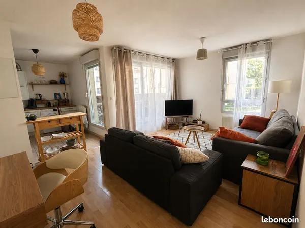 A Louer T2 43 m² NON MEUBLE — Au pied Métro Laennec — Garage + Balcon — Calme et lumineux