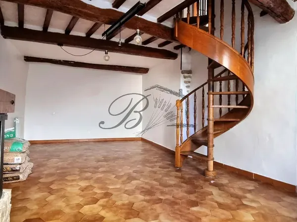 Charmante Maison T4 de Village en Pierre avec extérieur, à M